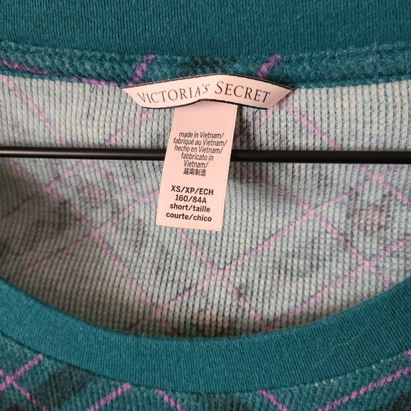 Victoria's Secret Lounge Set - Picture 2 of 12